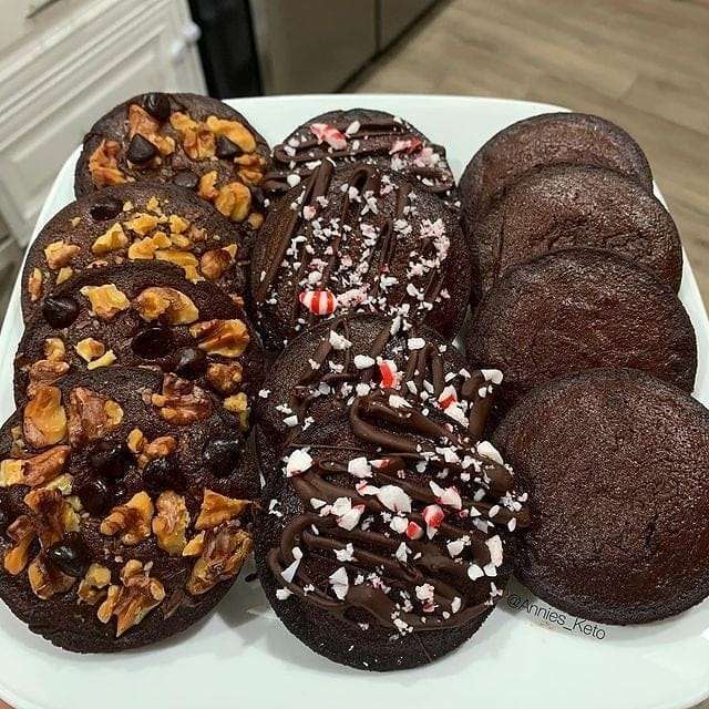 Keto Chocolate Whoopie Pies